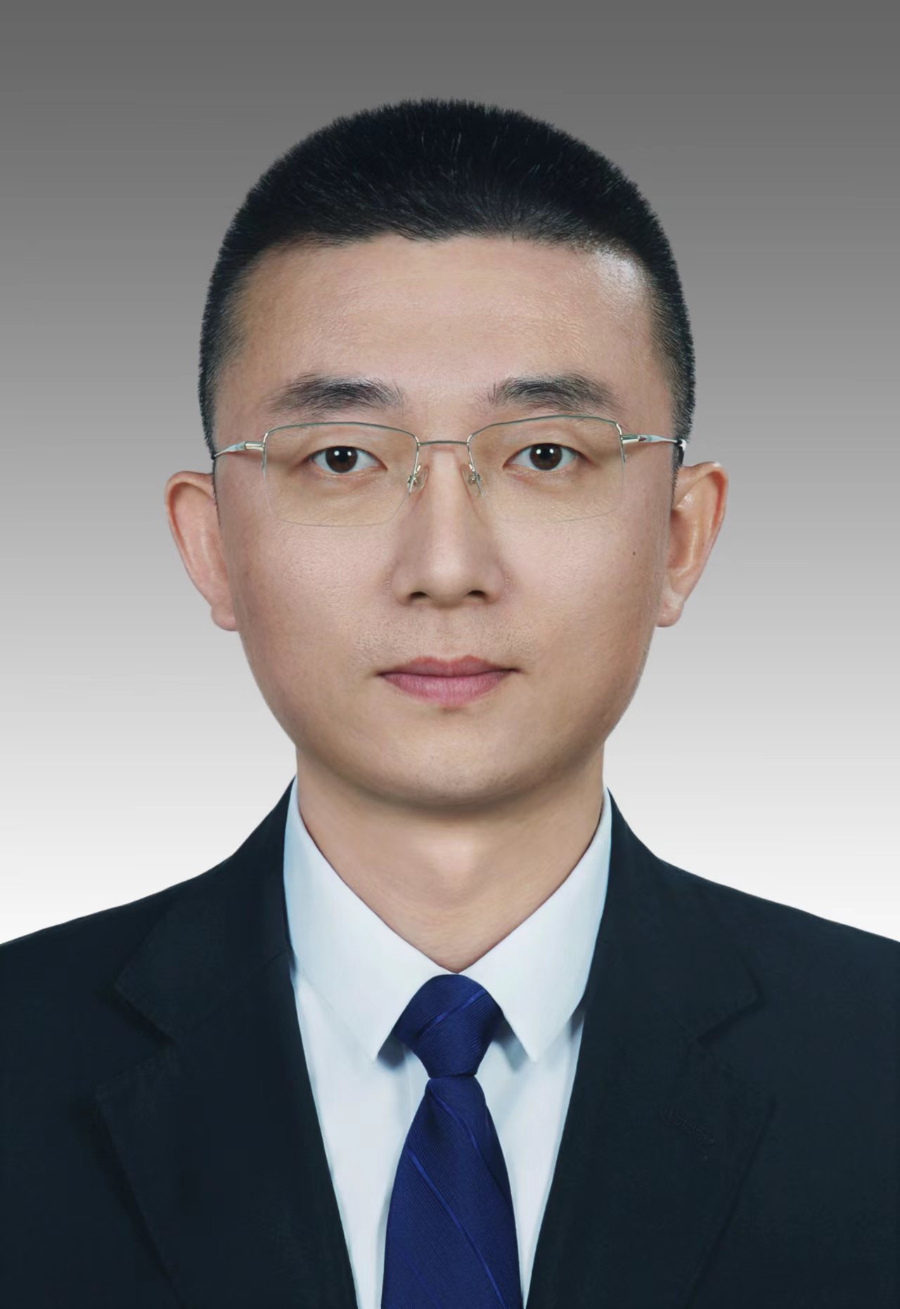 李洋 老边区政府党组成员、副区长
